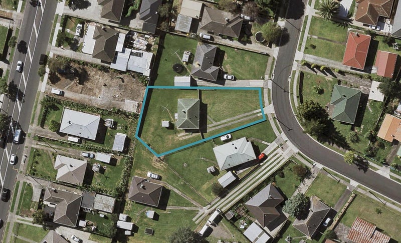 21 Clutha Crescent, Clover Park, Auckland - Carousel 1