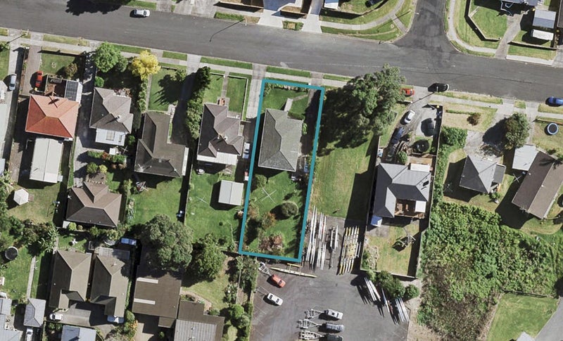 19 Greers Road, Weymouth, Auckland - Carousel 1