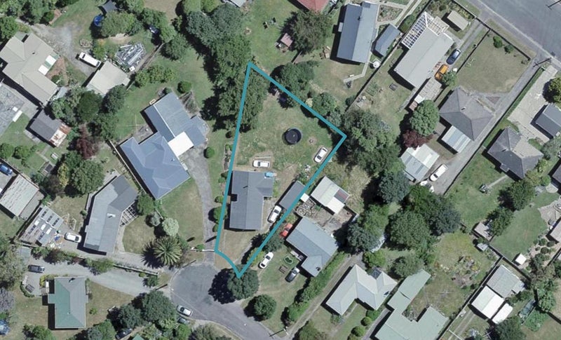 11 Card Crescent, Featherston, Featherston - Carousel 1