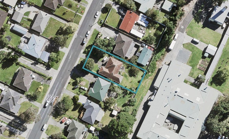 60 Stottholm Road, Titirangi, Auckland - Carousel 1