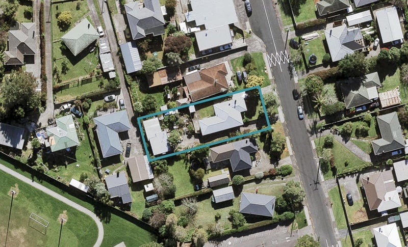 2//33 NEAL AVE, Glenfield, Auckland - Carousel 1