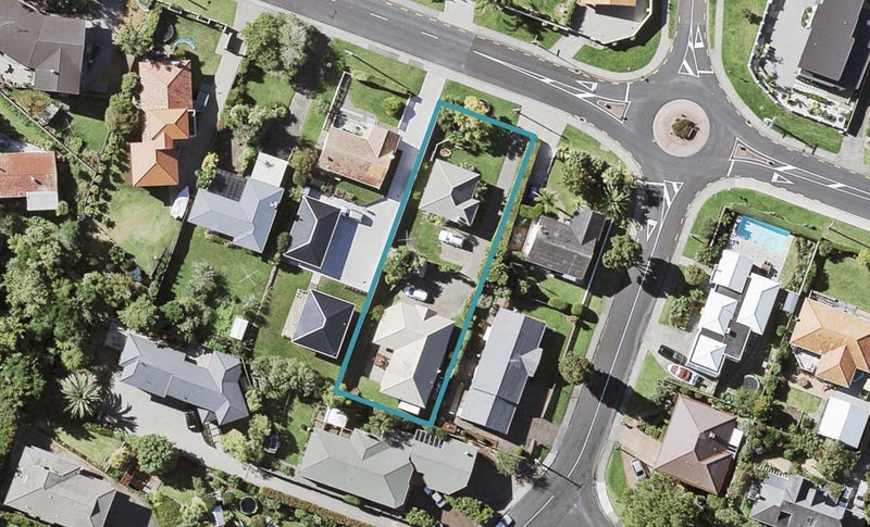 45 Beach Road, Mellons Bay, Auckland - Carousel 1