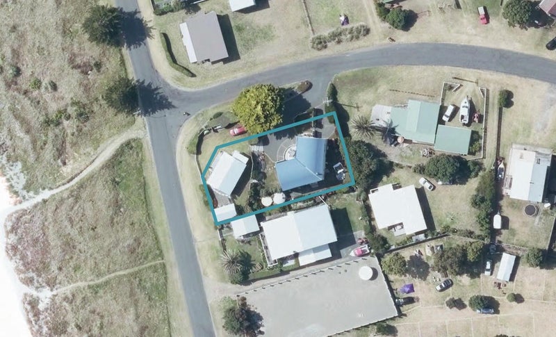 35 Moana Drive, Māhia - Carousel 1