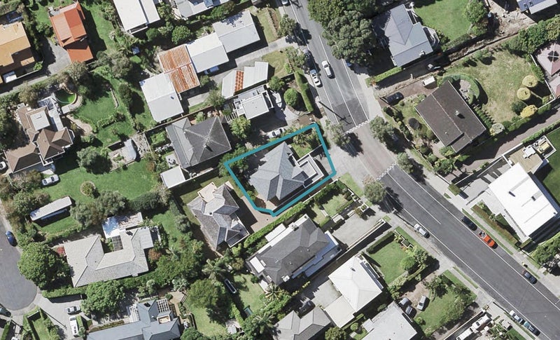21 Seacliffe Avenue, Belmont, Auckland - Carousel 1