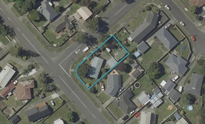 2 Benmore Avenue, Cloverlea, Palmerston North - Carousel 1
