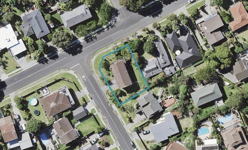 49 Mayfair Crescent, Mairangi Bay, Auckland - Carousel 1