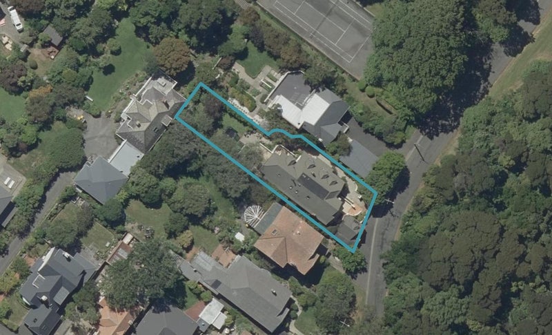 39 Tolcarne Avenue, Maori Hill, Dunedin - Carousel 1