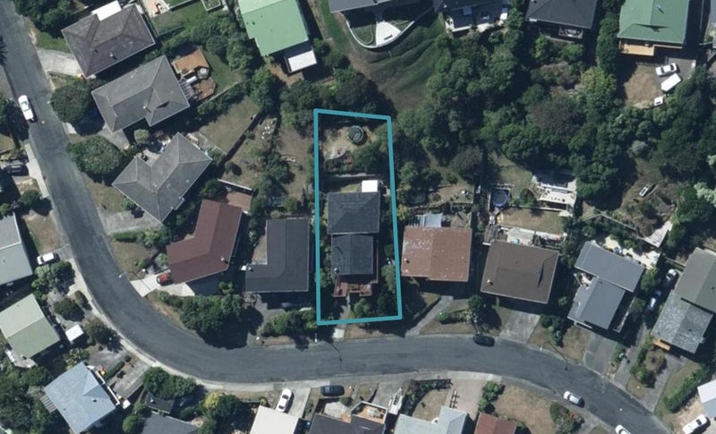 27 Truro Road, Camborne, Porirua - Carousel 1