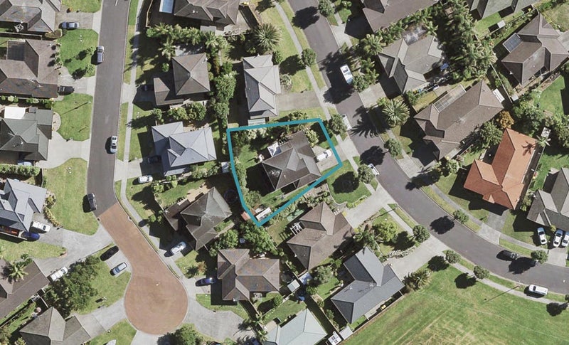 62 Blackwood Drive, Wattle Downs, Auckland - Carousel 1