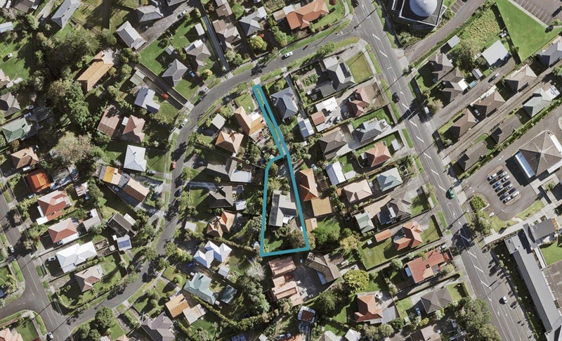 8 Netherton Street, New Windsor, Auckland - Carousel 1