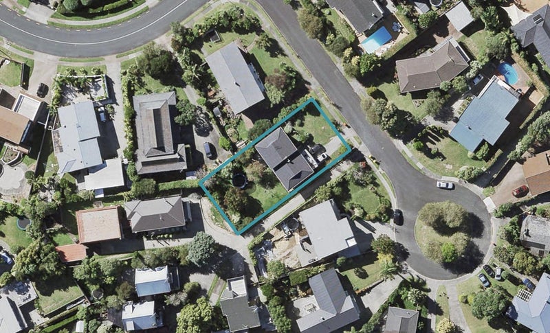2 Theodora Place, Mairangi Bay, Auckland - Carousel 1