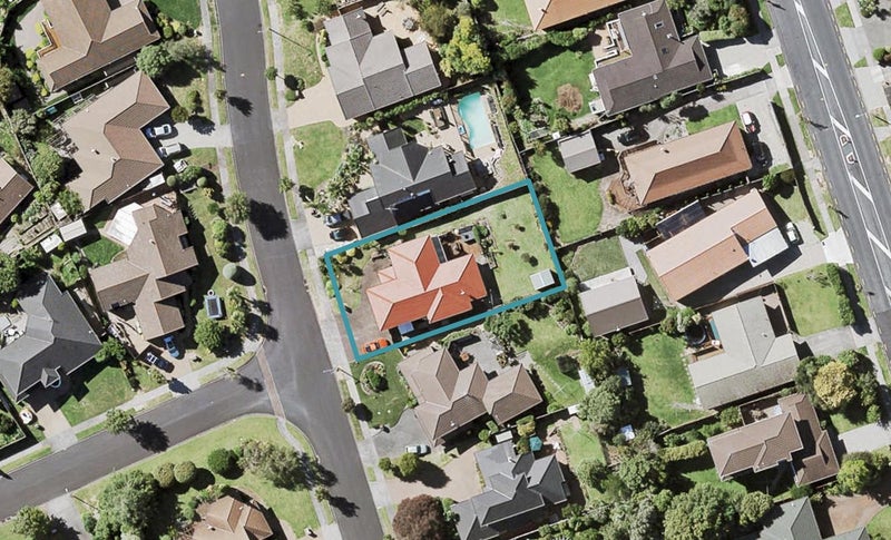 18 Currell Way, Somerville, Auckland - Carousel 1