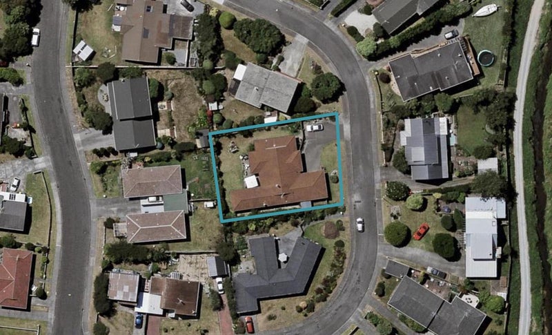 5 Pohutukawa Crescent, Raumati Beach, Paraparaumu - Carousel 1