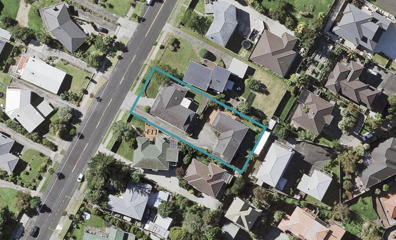 2/84 Bradbury Road, Highland Park, Auckland - Carousel 1