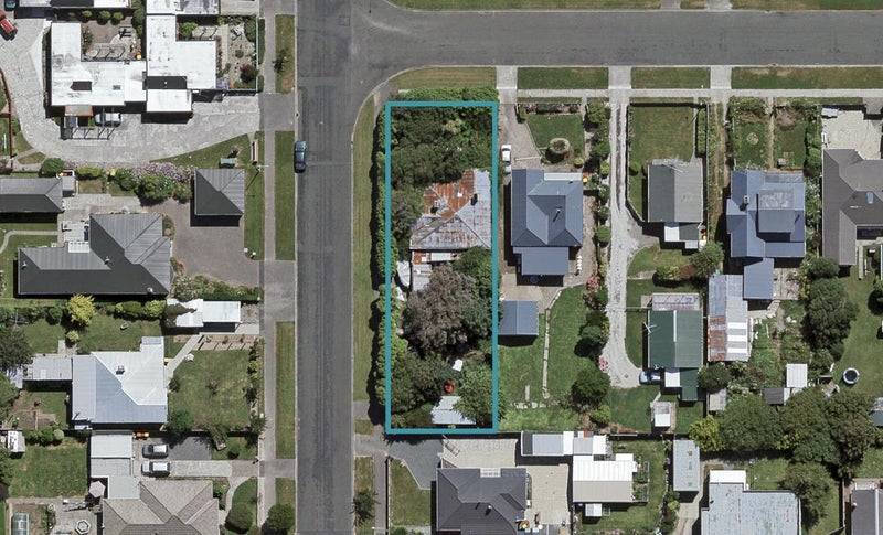 1 Gordon Street, Strathern, Invercargill - Carousel 1