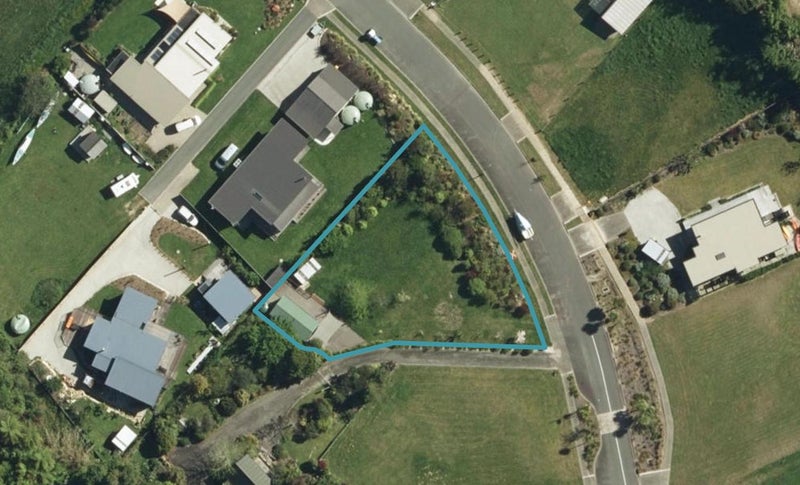 21 Newhaven Crescent, Marahau - Carousel 1