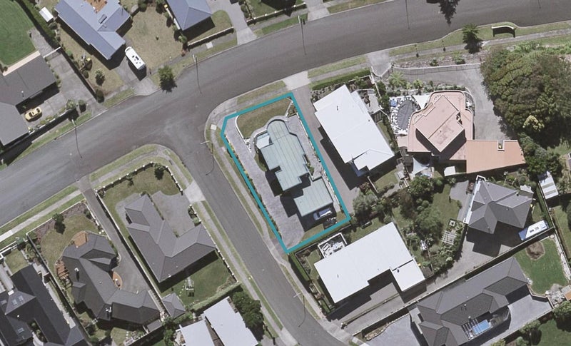 92 Parklands Avenue, Bell Block, New Plymouth - Carousel 1