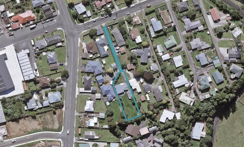 8 Saxton Road, Upper Vogeltown, New Plymouth - Carousel 1
