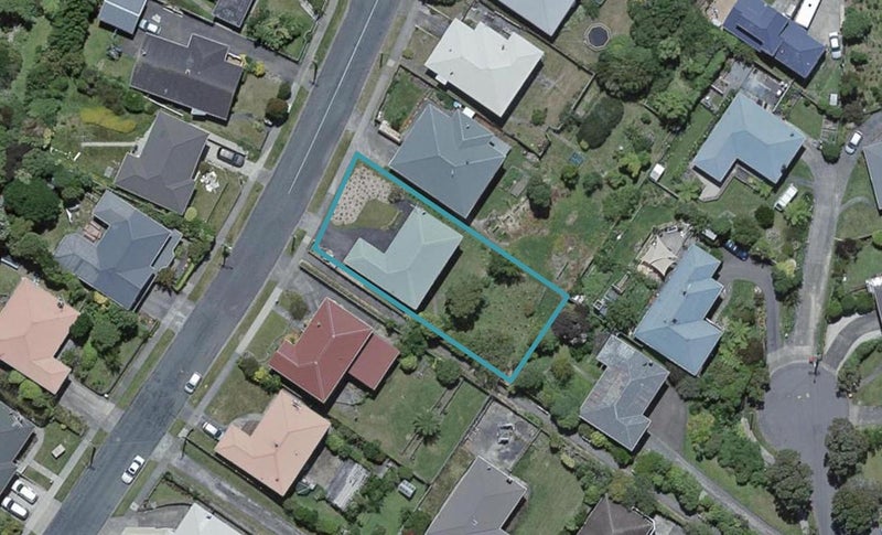 50 Saint Johns Terrace, Tawa, Wellington - Carousel 1