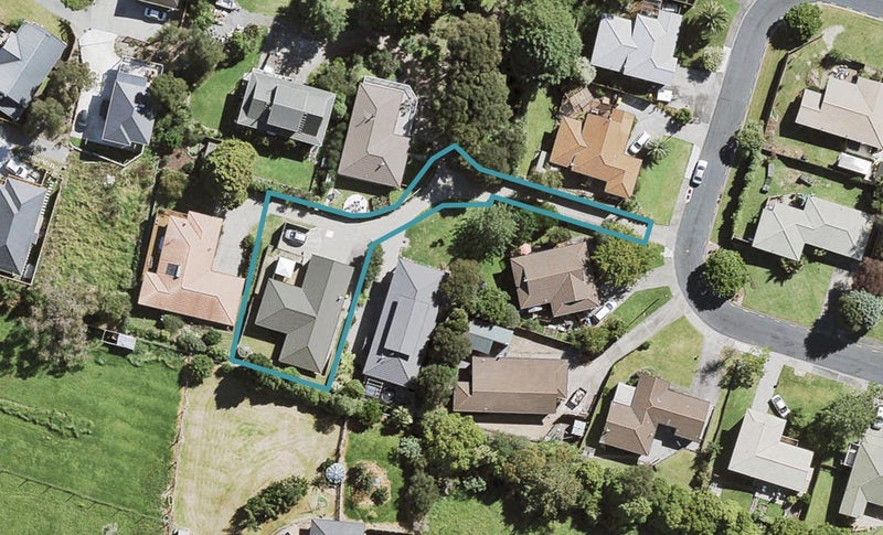 18E Meynell Court, Glen Eden, Auckland - Carousel 1