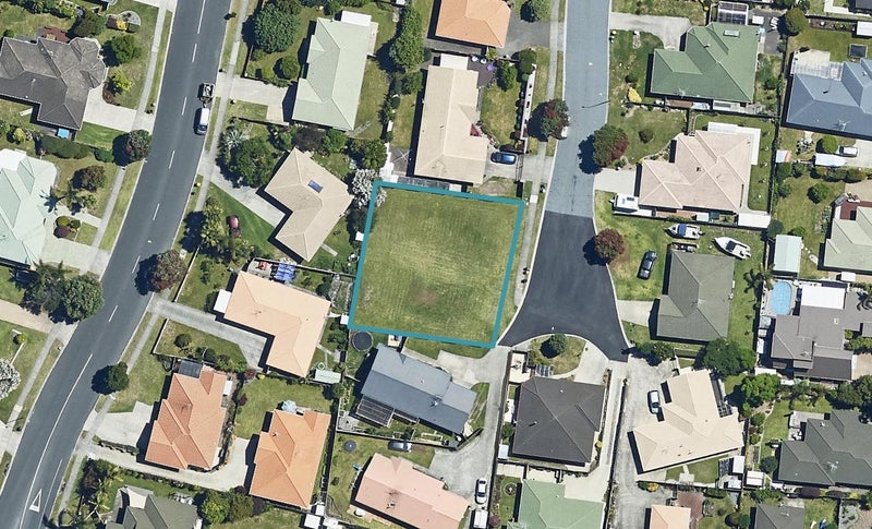 10 Reef Avenue, Papamoa Beach, Papamoa - Carousel 1
