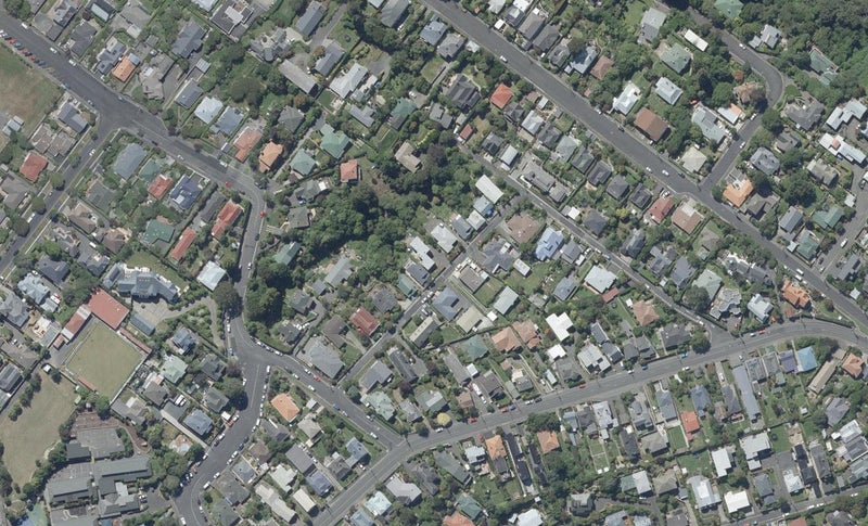 25 Brownville Crescent, Maori Hill, Dunedin - Carousel 1