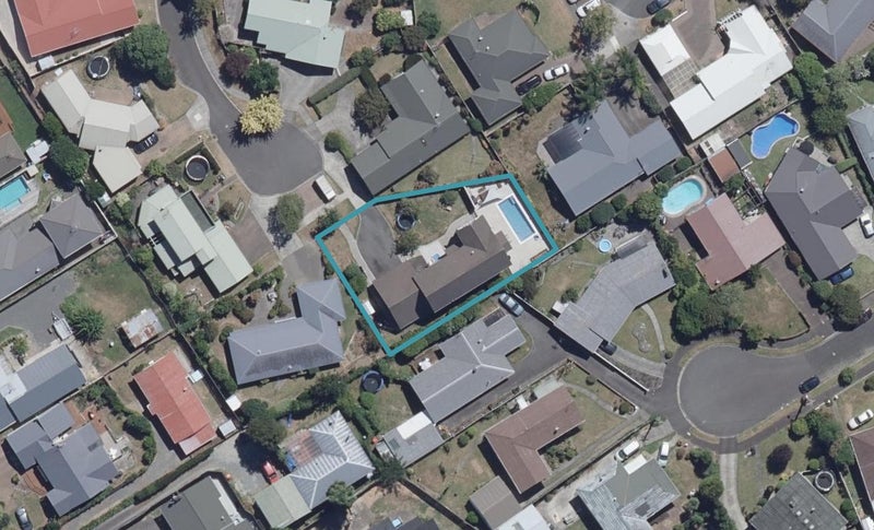 15 Piccadilly Lane, Hillcrest, Hamilton - Carousel 1