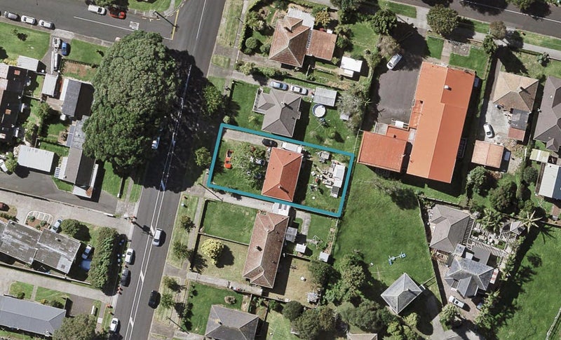 37 Pilkington Road, Panmure, Auckland - Carousel 1