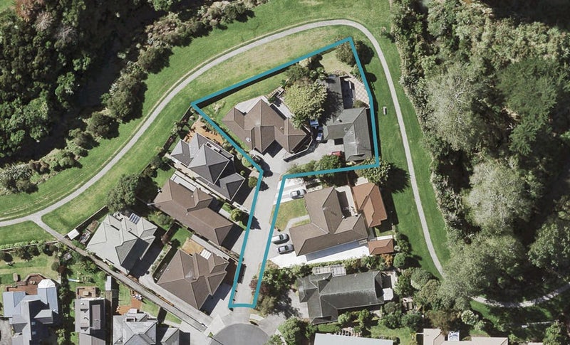 1/47 Headcorn Place, Botany Downs, Auckland - Carousel 1