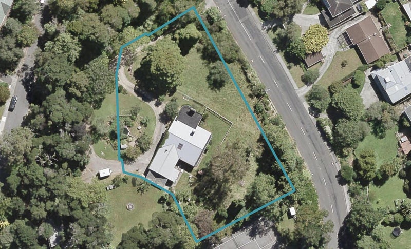 70 Blue Mountains Road, Pinehaven, Upper Hutt - Carousel 1