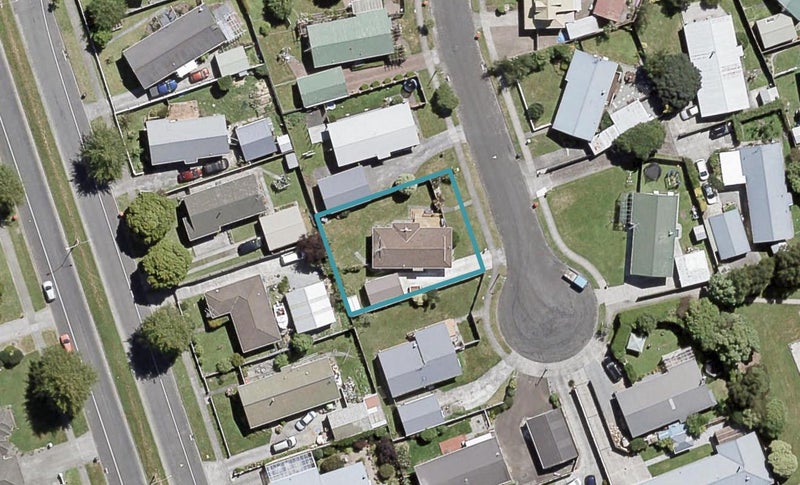 14 Laredo Grove, Totara Park, Upper Hutt - Carousel 1