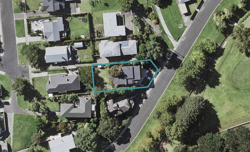 44 Seabreeze Road, Narrow Neck, Auckland - Carousel 1