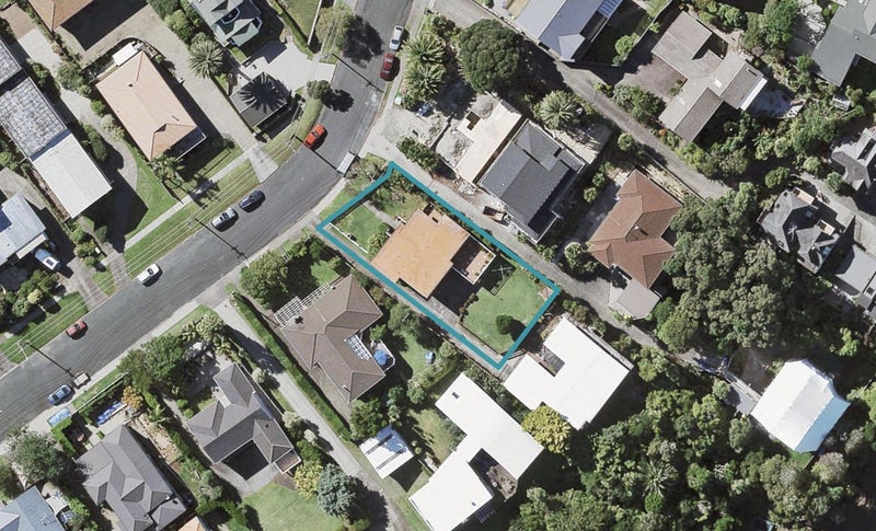 15 Rangitoto Terrace, Milford, Auckland - Carousel 1