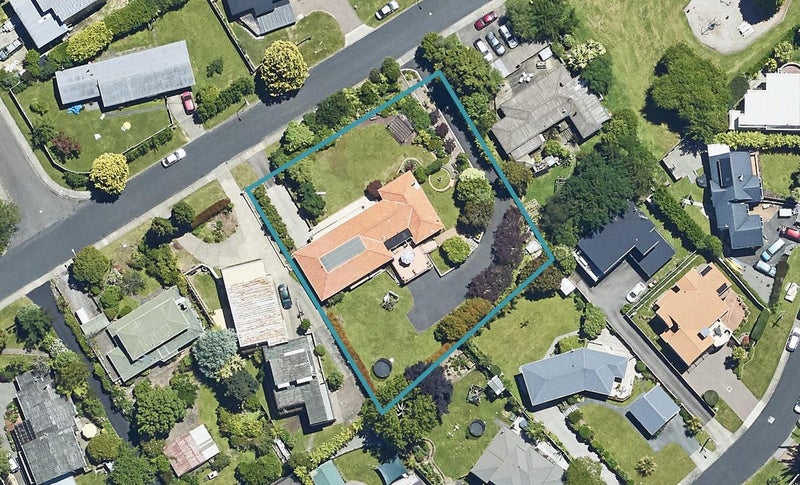 34 Grand Vue Road, Kawaha Point, Rotorua - Carousel 1