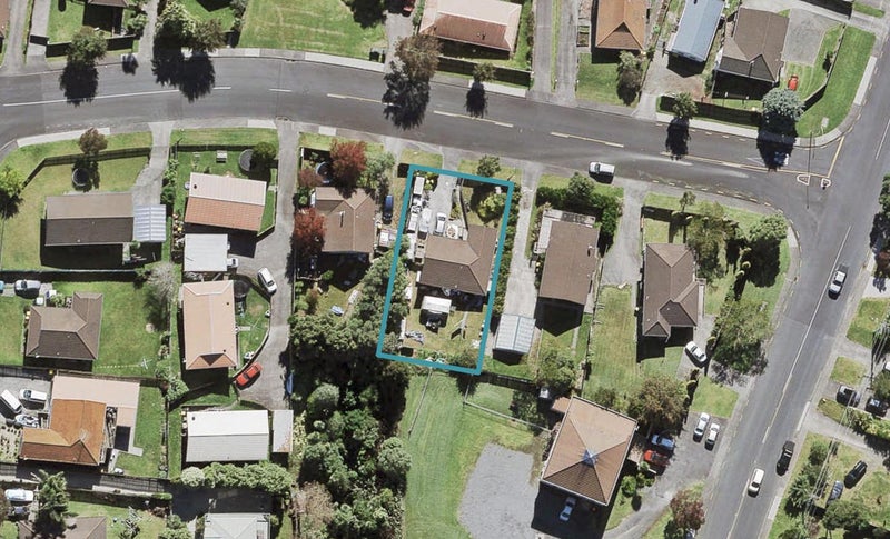 6 Holmes Drive, West Harbour, Auckland - Carousel 1