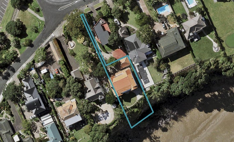 1 Norwood Road, Bayswater, Auckland - Carousel 1