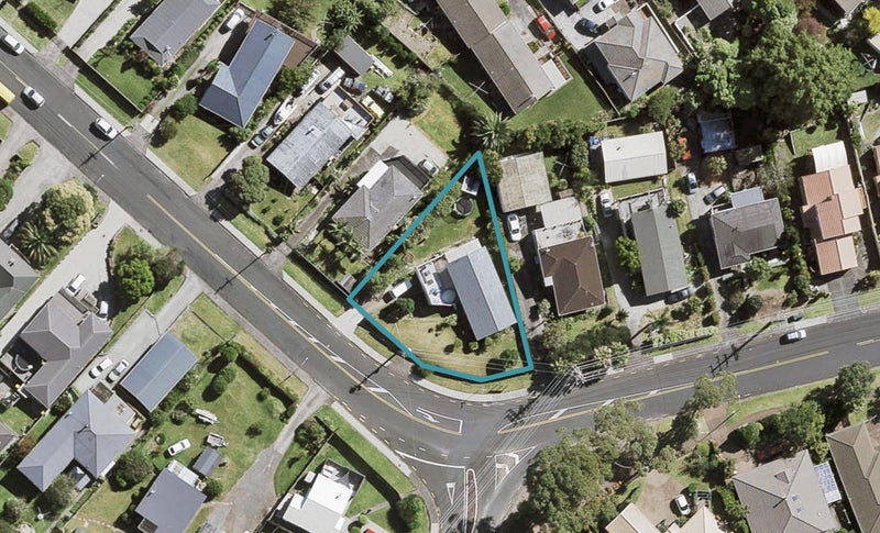 110 Awaroa Road, Sunnyvale, Auckland - Carousel 1