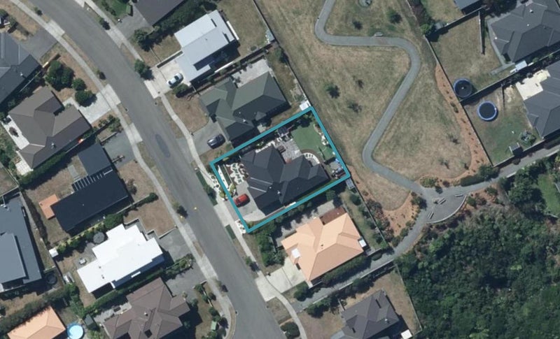 31 Nelson Avenue, Aotea, Porirua - Carousel 1