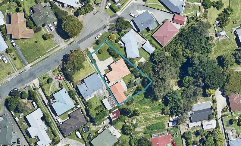 18 Sharyn Place, Brookfield, Tauranga - Carousel 1