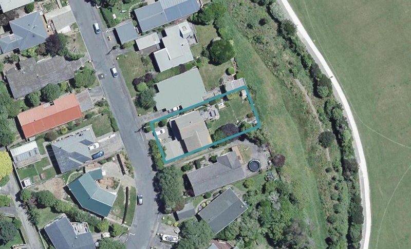 16 Khouri Avenue, Karori, Wellington - Carousel 1