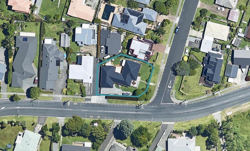 2 Hillcrest Road, Otumoetai, Tauranga - Carousel 1