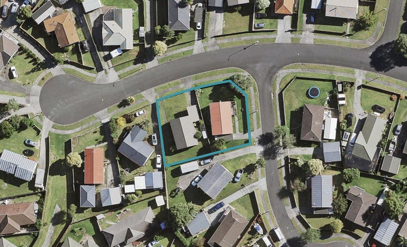2/24 Bernina Place, Weymouth, Auckland - Carousel 1