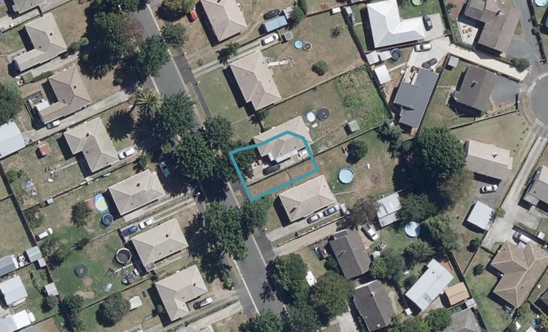 2/14 Kenney Crescent, Fairfield, Hamilton - Carousel 1