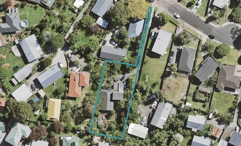 15A Lucinda Place, Glen Eden, Auckland - Carousel 1