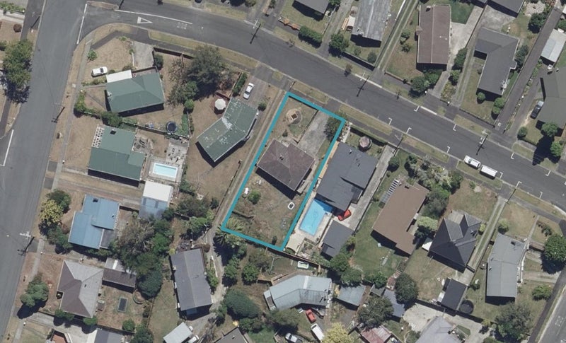 8 Te Anau Place, Glenview, Hamilton - Carousel 1