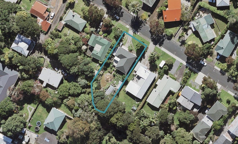 13 Takapu Street, Henderson, Auckland - Carousel 1