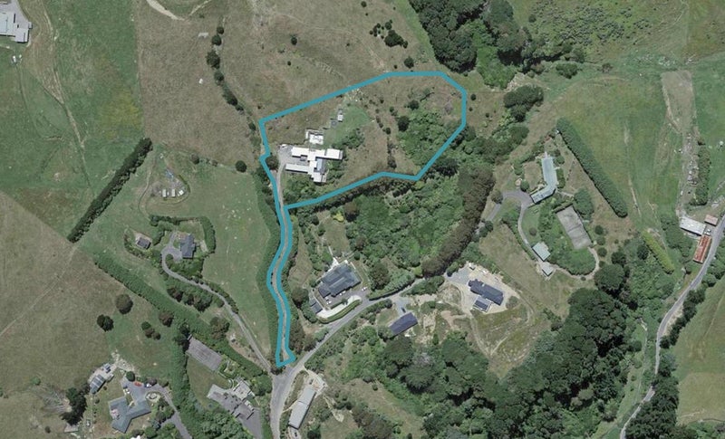 101 Woodburn Drive, Takapu Valley, Wellington - Carousel 1