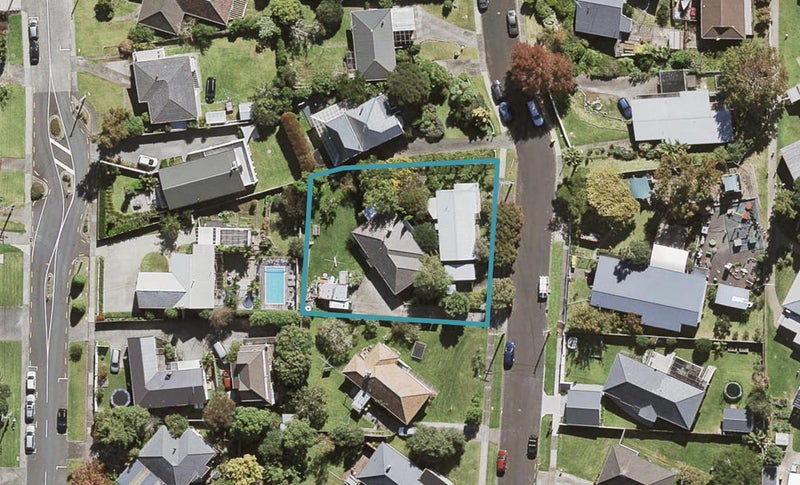 2/8 Nutsey Avenue, Northcote, Auckland - Carousel 1