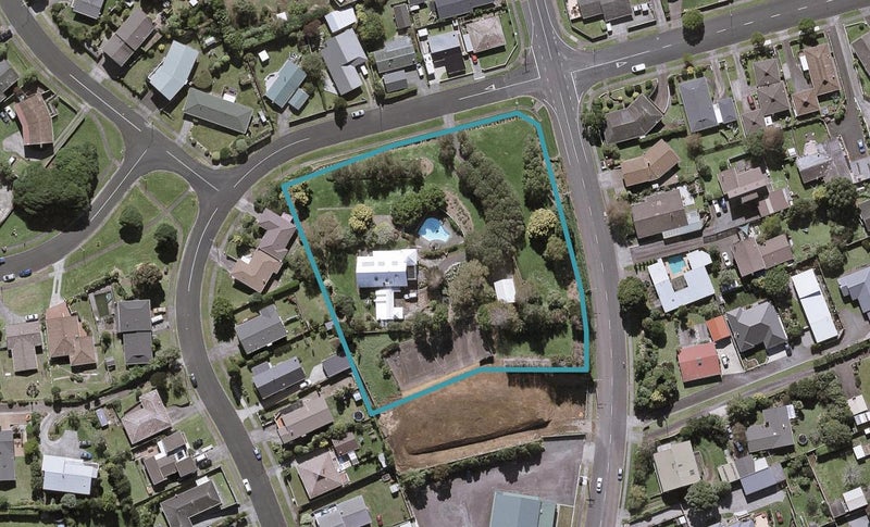 32 Barrett Road, Whalers Gate, New Plymouth - Carousel 1