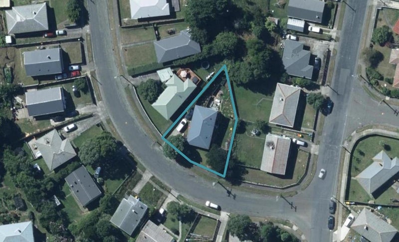 37 Swansea Street, Cannons Creek, Porirua - Carousel 1